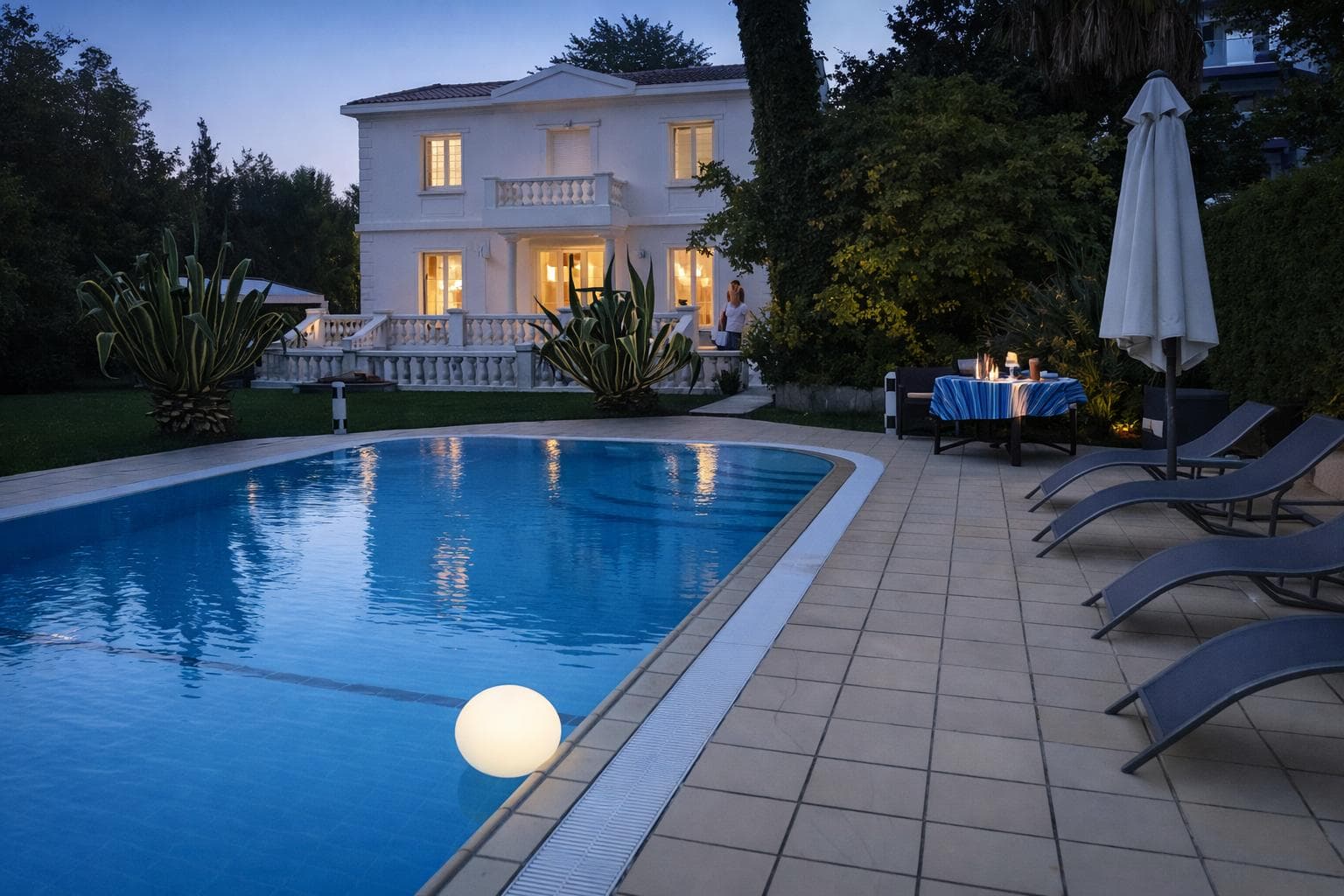 Night Atmospheres by the Pool